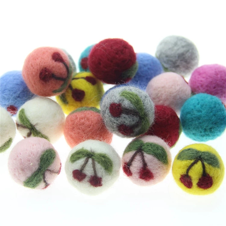 Add 3cm cherry balls, wool felt, poke poke game finished balls, DIY candy-colored wool ball accessory materials