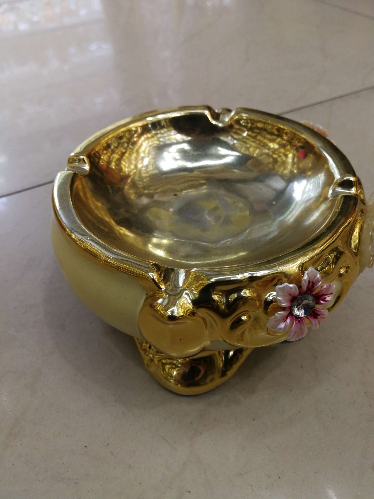 Ashtray 450 Ceramic ornament, ceramic ashtray 1 details Picture