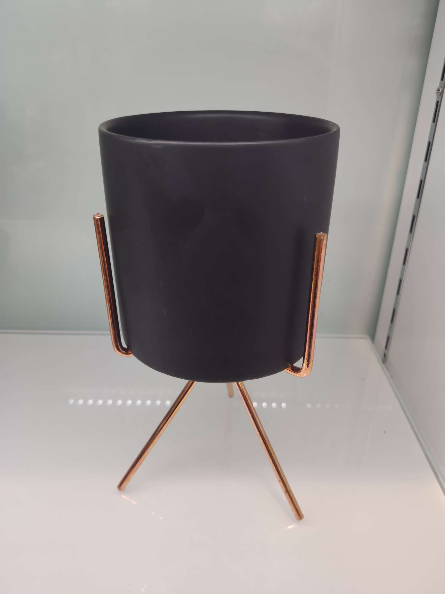 Iron frame flowerpot Item Picture