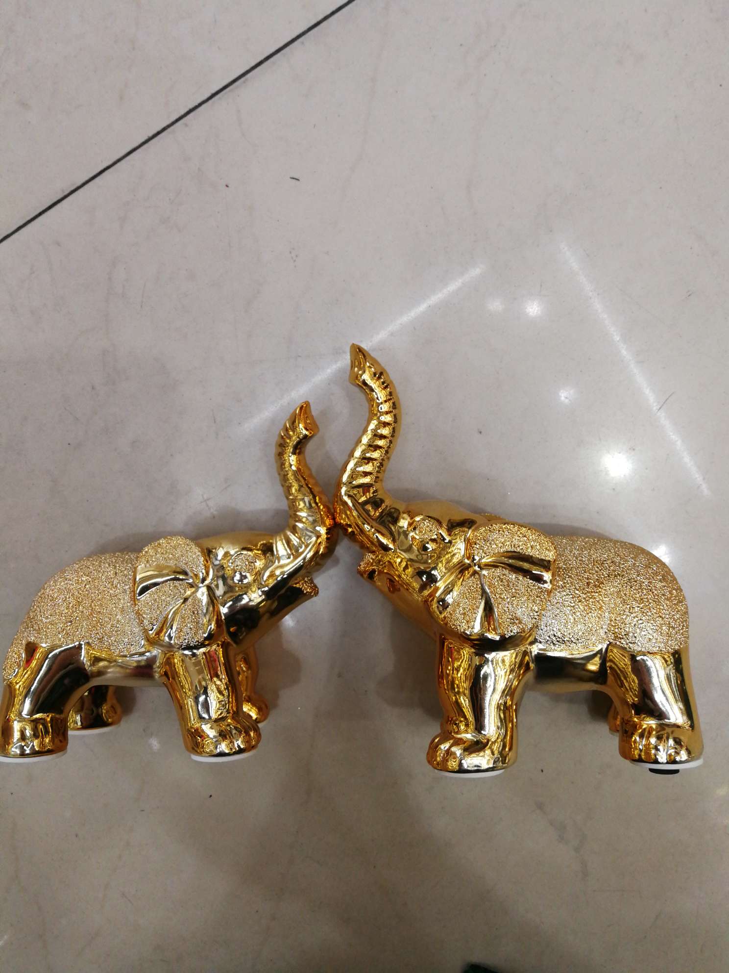 Ceramic Elephant figurine 317-3 Ceramic Figurine 1