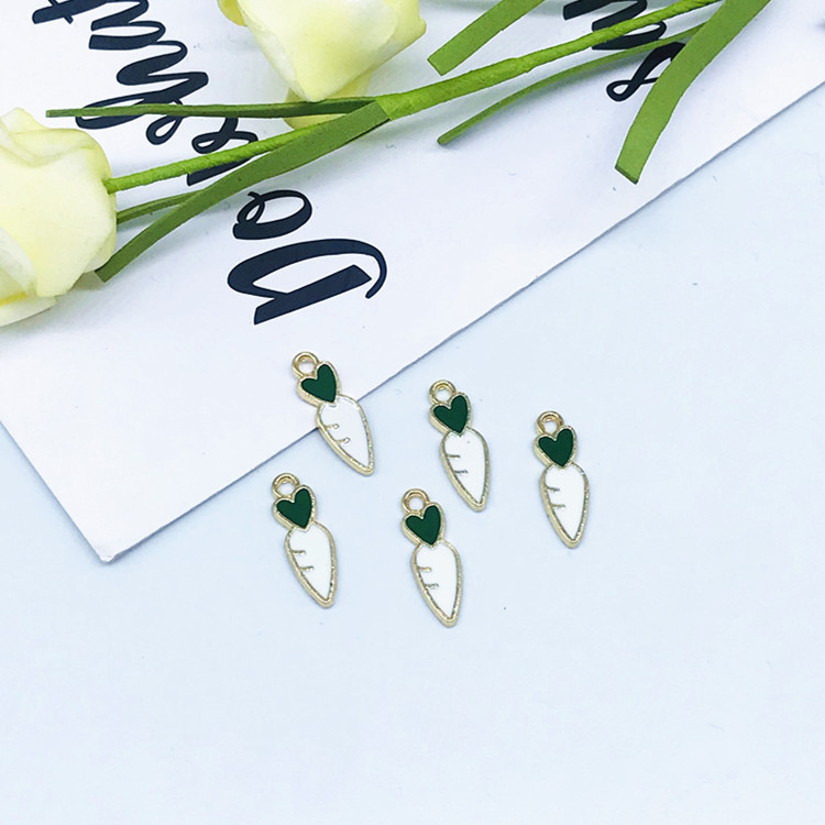 diy decorative accessories: Korean version cute carrot painting oil pendant Application Scenario