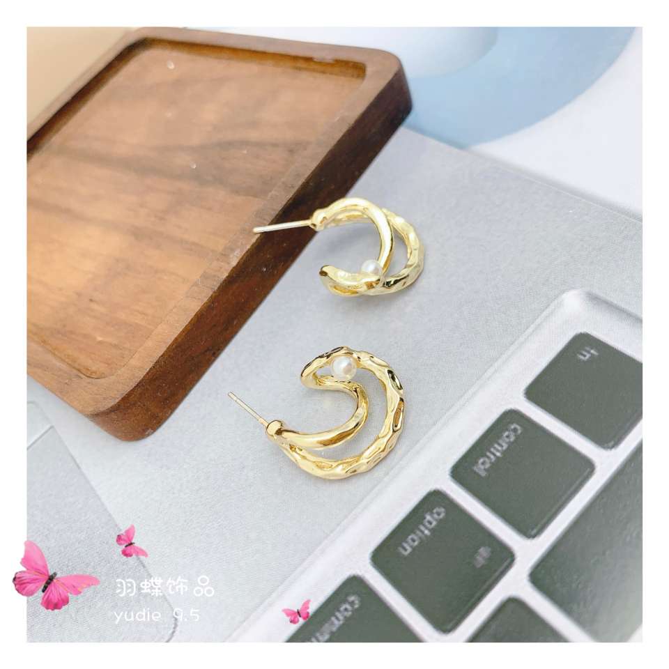 Butterfly ins Cold style geometric earrings for women, Korean style, versatile, simple and elegant stud earrings, Korean version