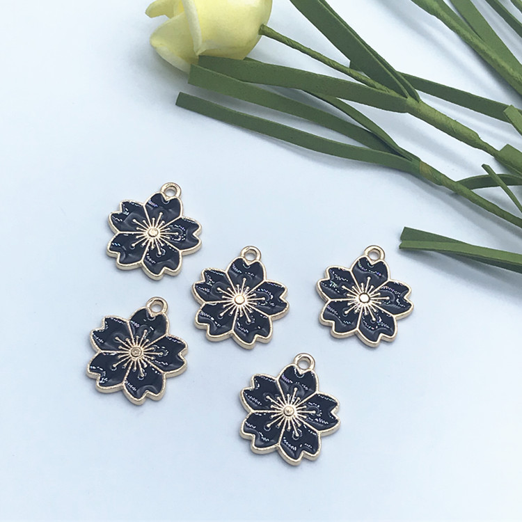 DIY jewelry accessories, Korean version cute and girlish flower pendants, hanging ropes, decorative items, factory direct sales Application Scenario