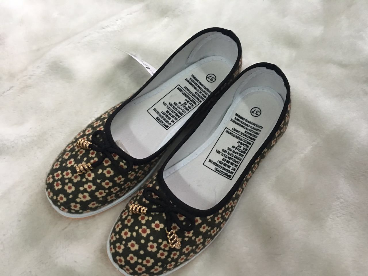 Cloth Shoes For Old Women Are Comfortable And Durable details Picture