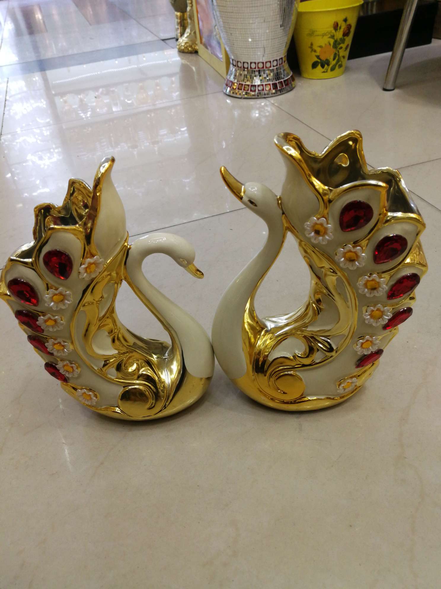 Swan Ceramic Ornament 702-2 Ceramic Ornament 1 Specification image