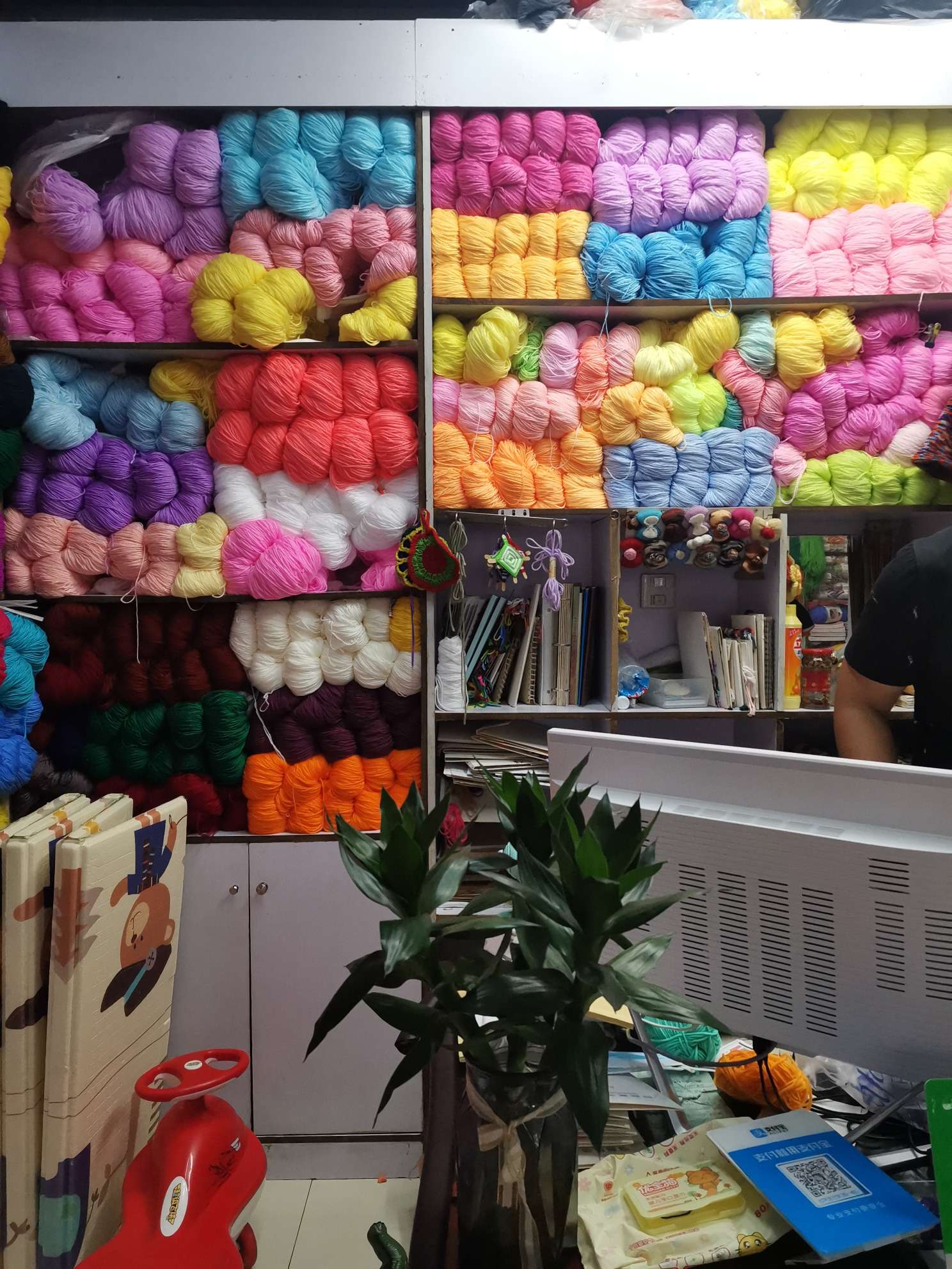 Yiwu Hengfeng Textile Wool Yarn Factory describe pic - 3