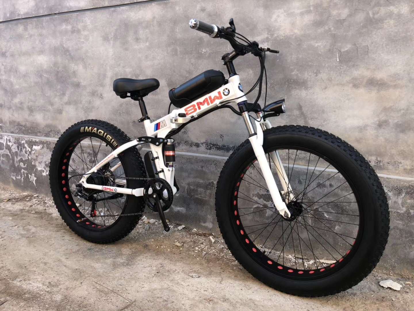 山地车26寸锂电池高碳钢变速电动车雪地车