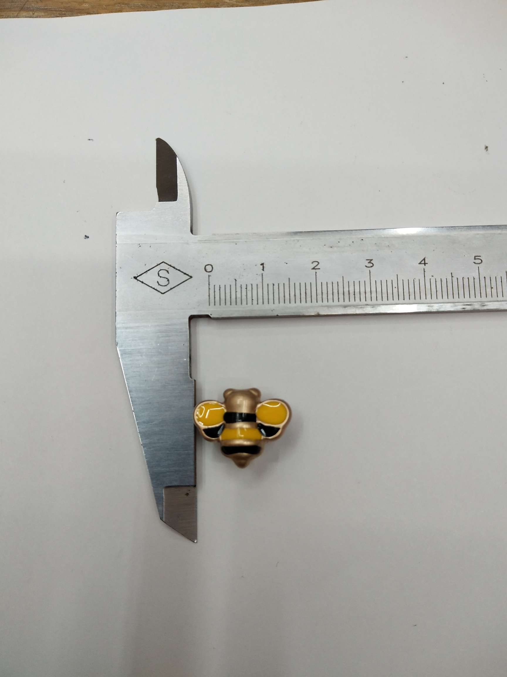 Japanese-style simple Korean-style jewelry accessories, headwear, earrings, large-hole accessories, cartoon bees (100ps per pack) Specification image