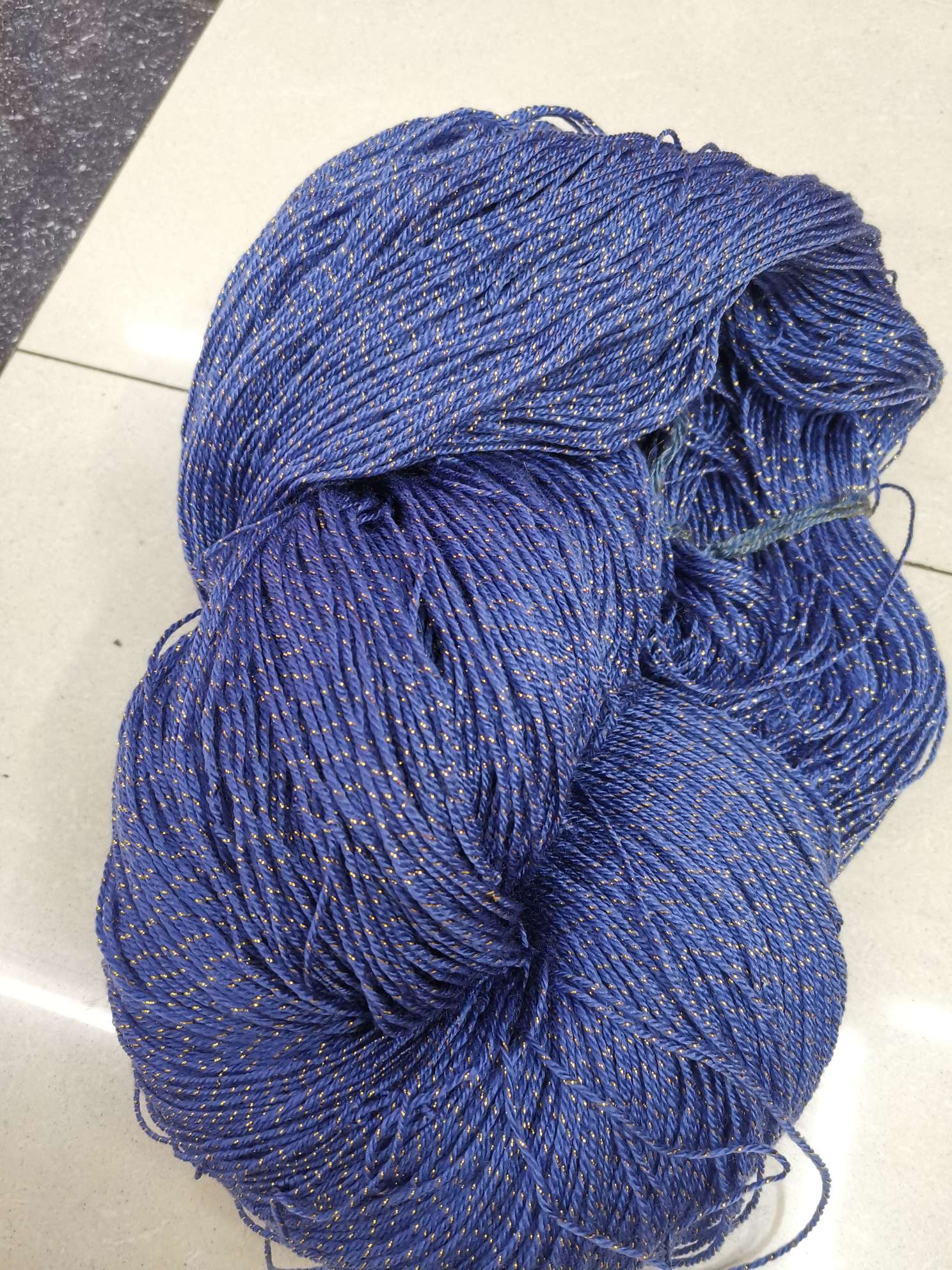 Best-selling 100% acrylic gold thread, acrylic wool for toys, dolls, wigs, handicrafts, processing wool Item Picture