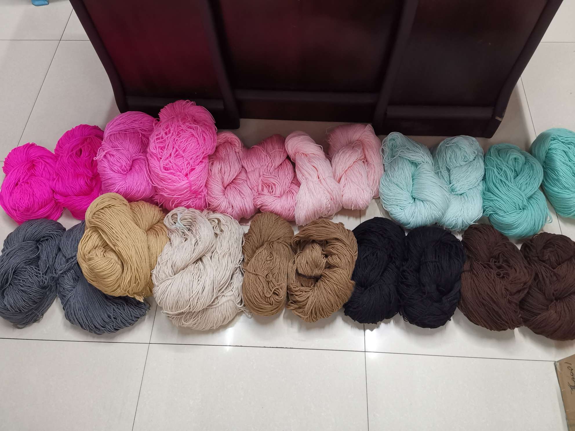 Hot-selling polyester yarn handicrafts processing, 250g per bunch of yarn yarn, environmentally friendly dyeing Specification image