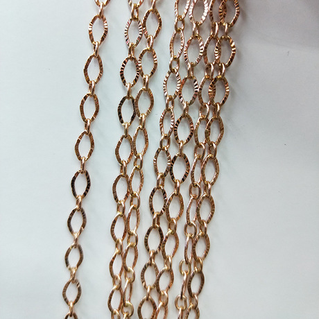 260 large diamond-shaped 1:1 sunflower custom color embroidered snake chain processing factory direct sales Application Scenario
