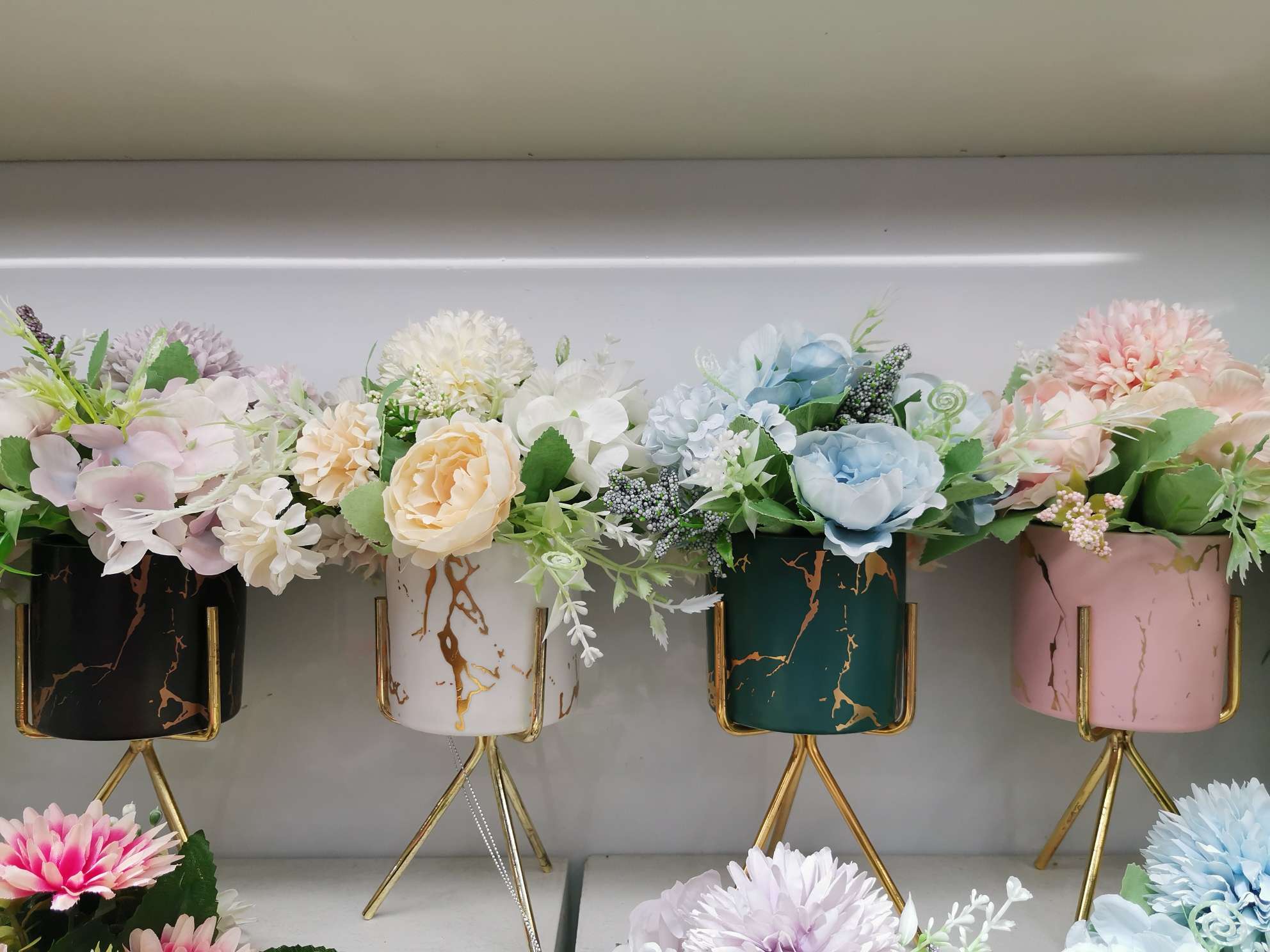 Ins style electroplated iron frame ceramic flowerpot with light luxury flower art thumbnail