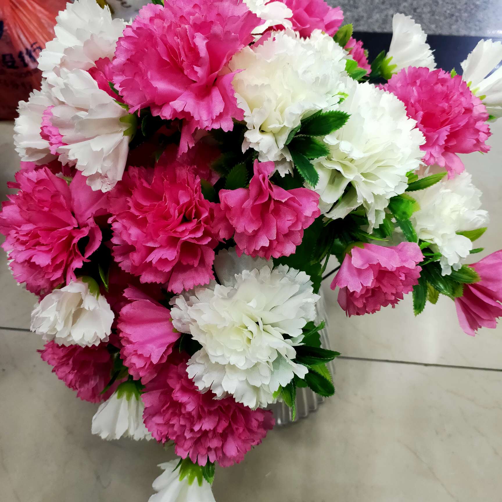 24 carnations thumbnail
