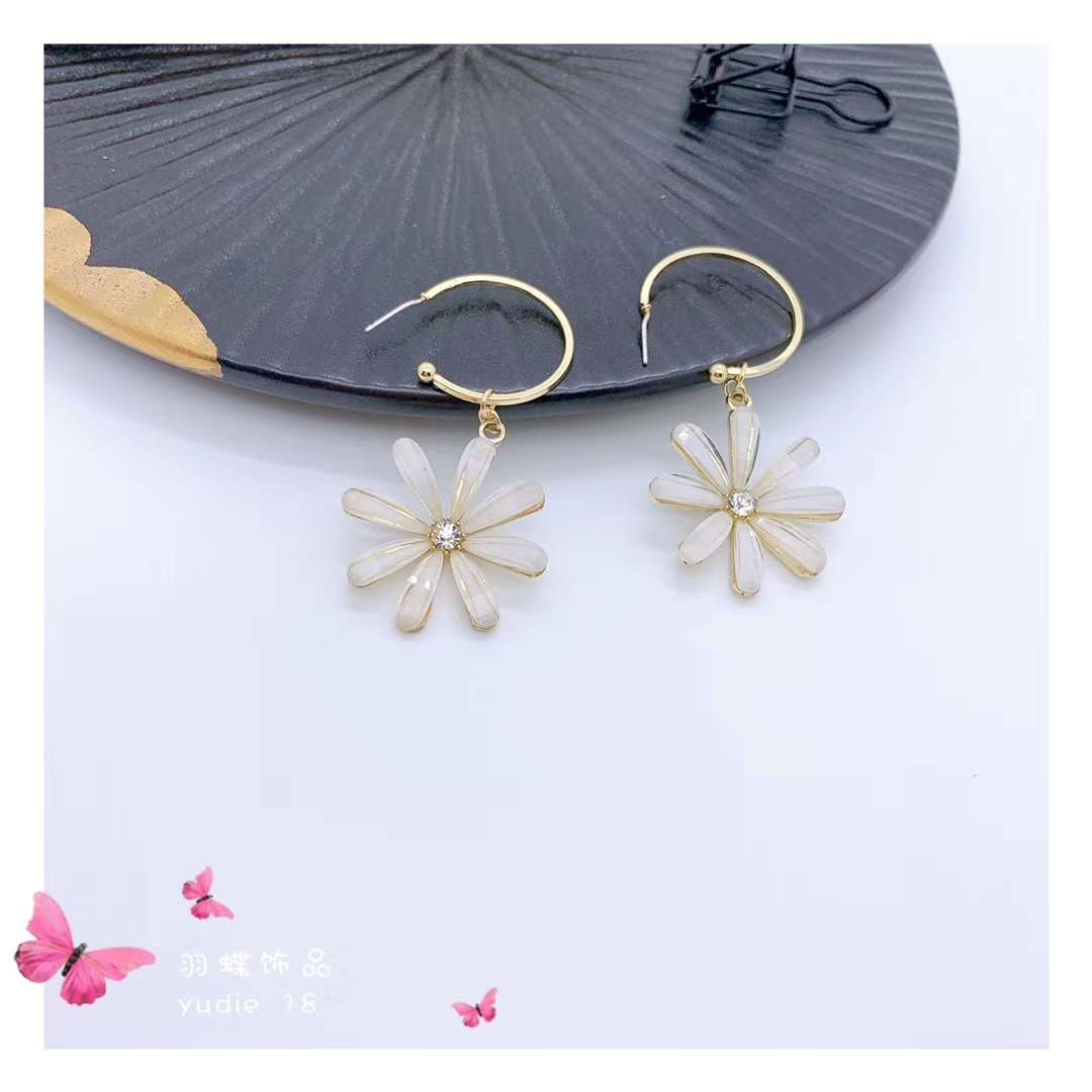 Korean fashion accessories rhinestone large hoop earrings crystal flowers round earrings taste temperament earrings women thumbnail