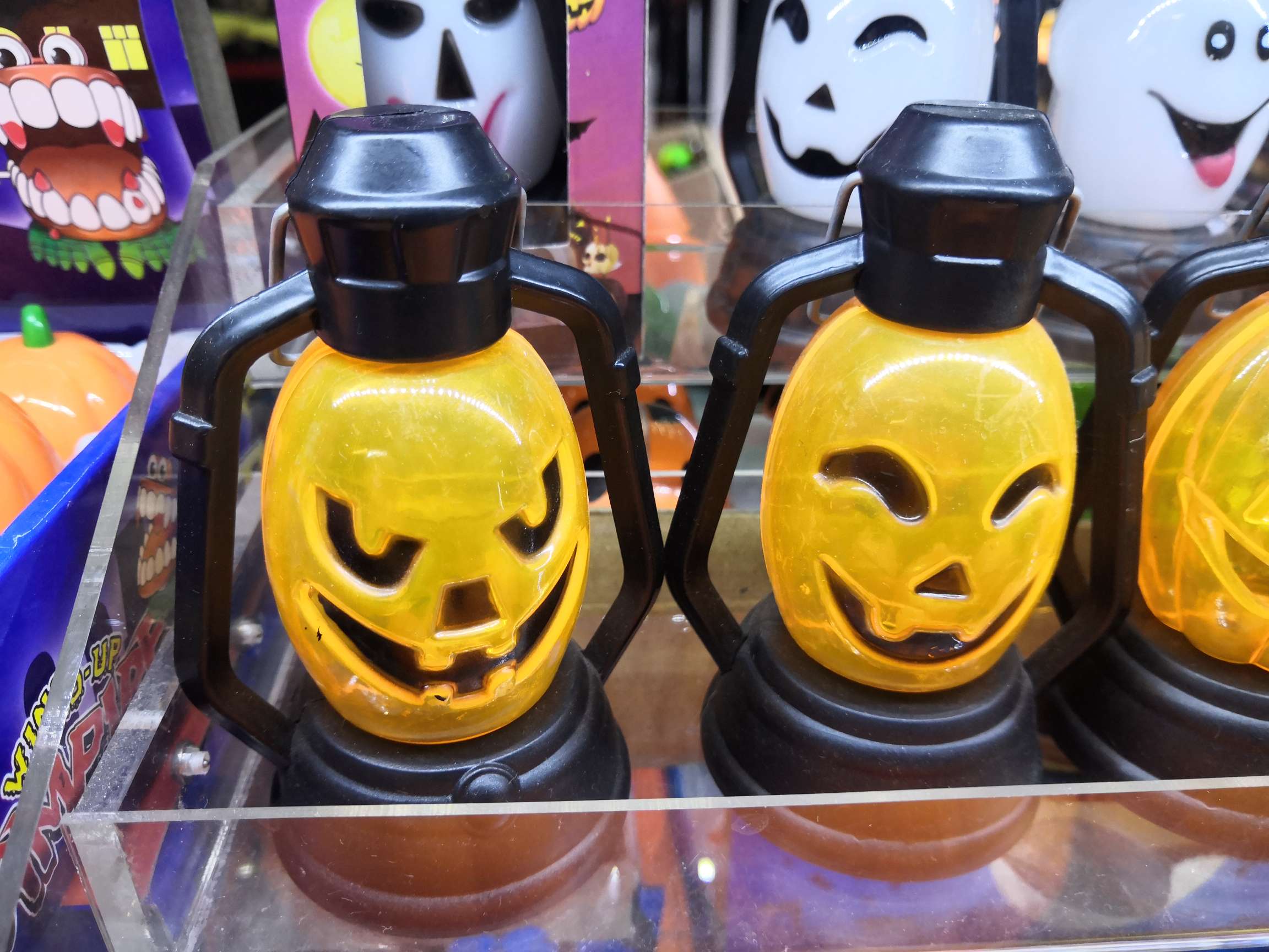 Pumpkin spray paint, small horse lanterns, Halloween decoration items, party decoration supplies
