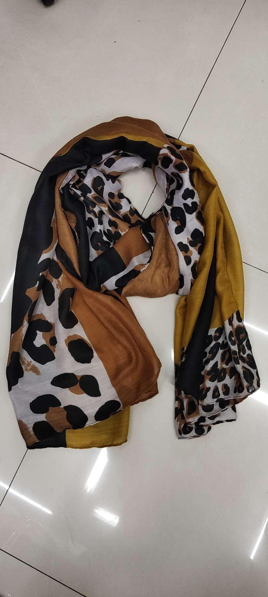 Pañuelo de mujer estampado leopardo