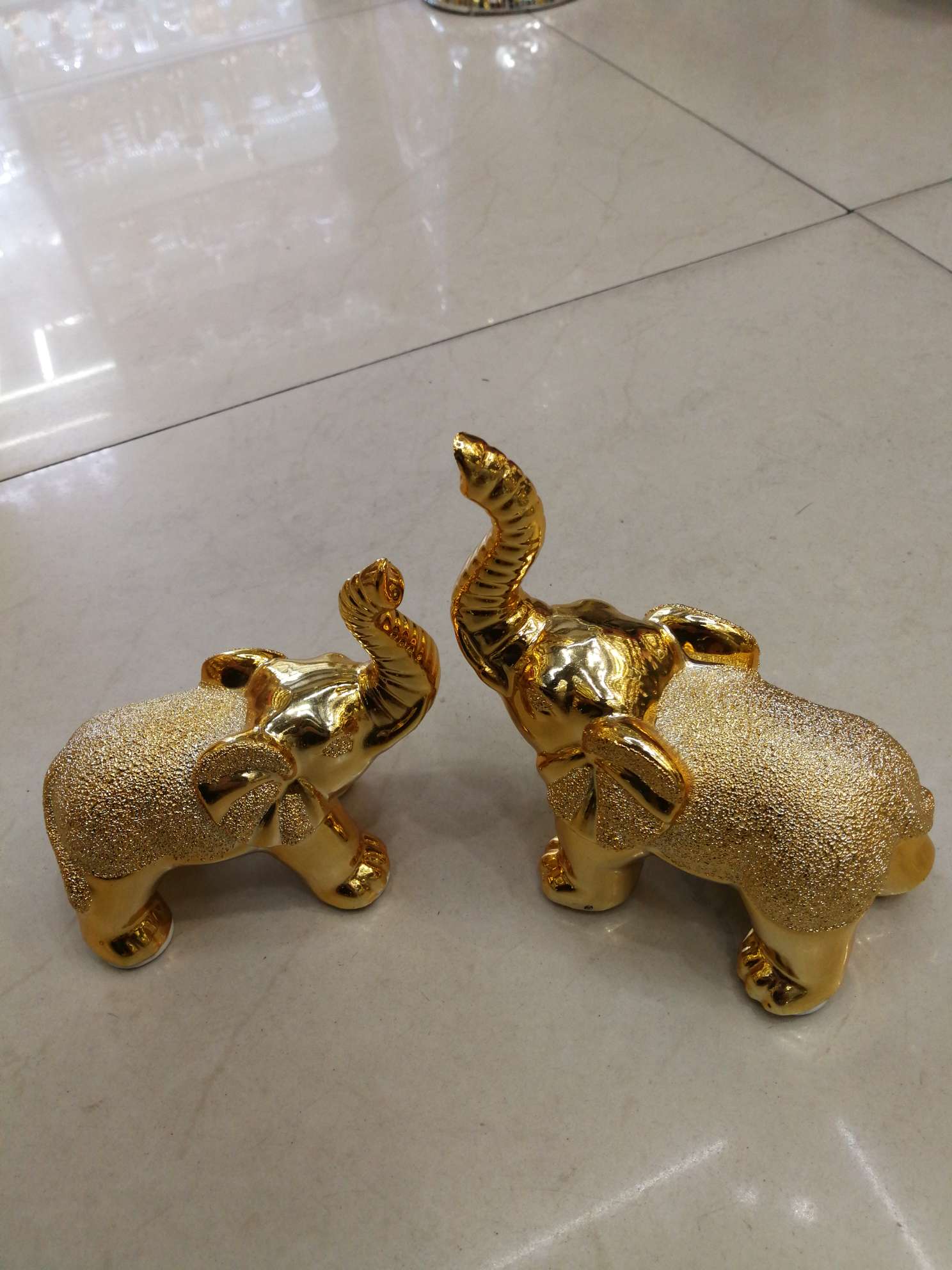 Ceramic Elephant figurine 317-3 Ceramic Figurine 1 Specification image