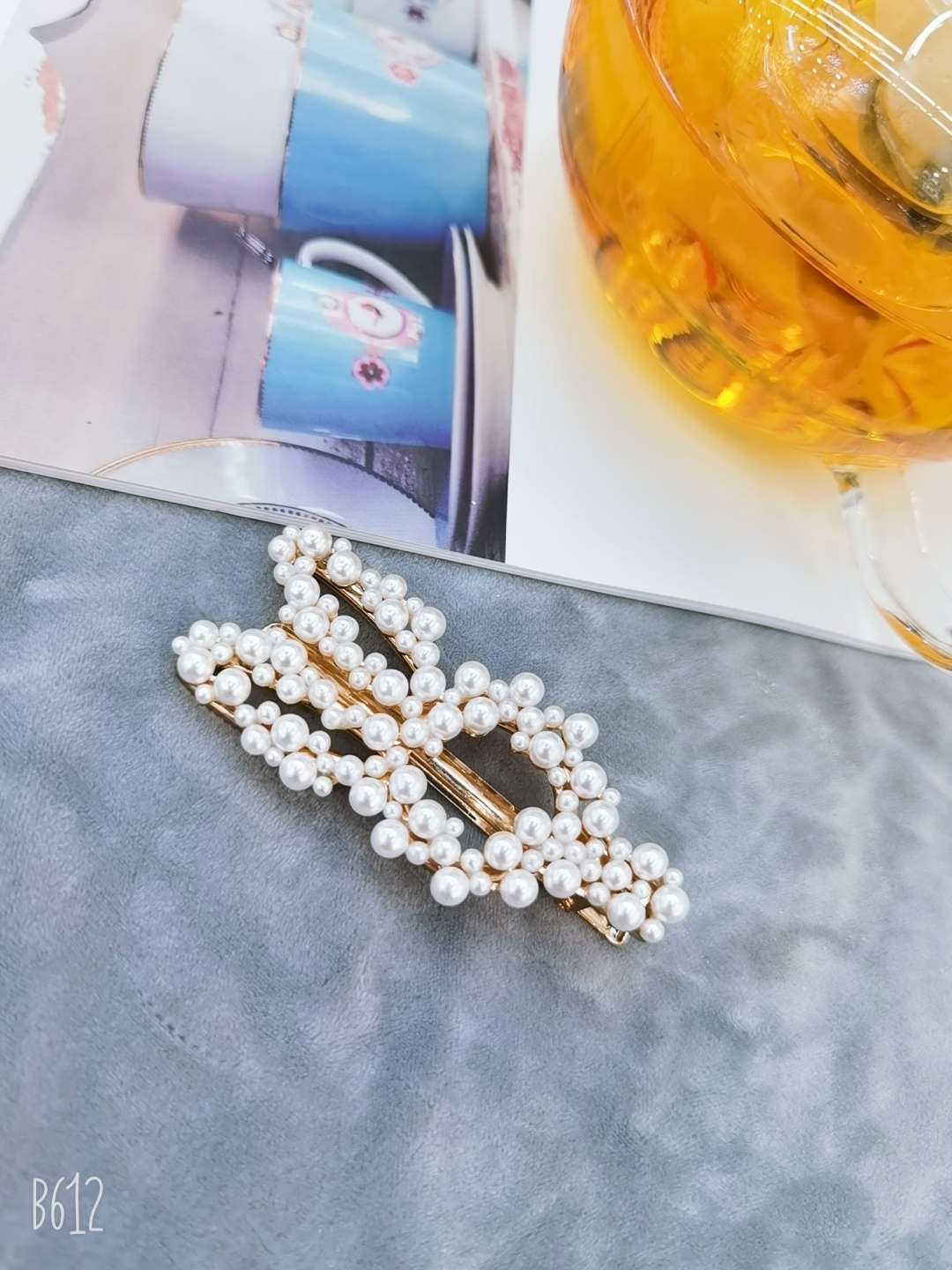Spring/Summer 2020 cute little rabbit size pearl squeeze edge clamp thumbnail