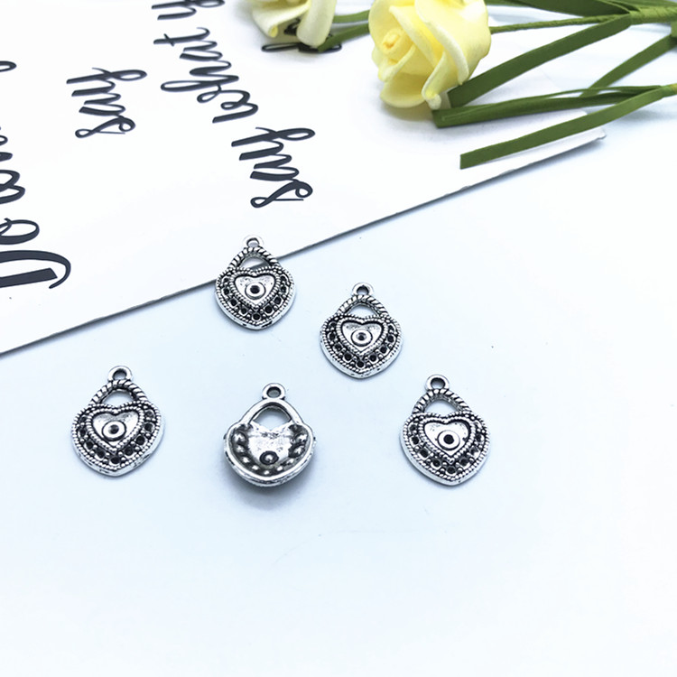 diy heart-shaped bag alloy pendants, earrings, bracelets, necklaces and accessories Application Scenario