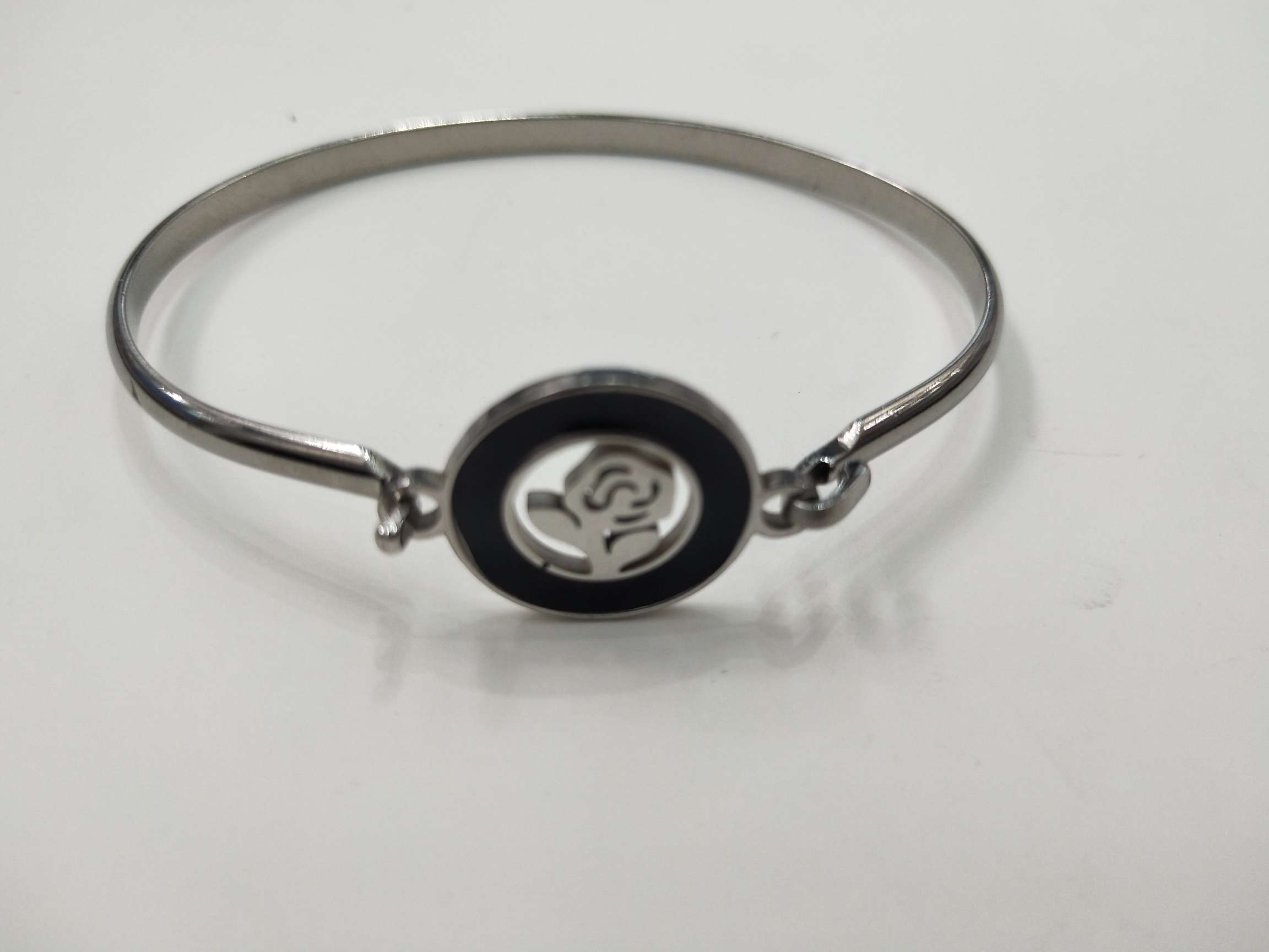 Rose black oil bracelet