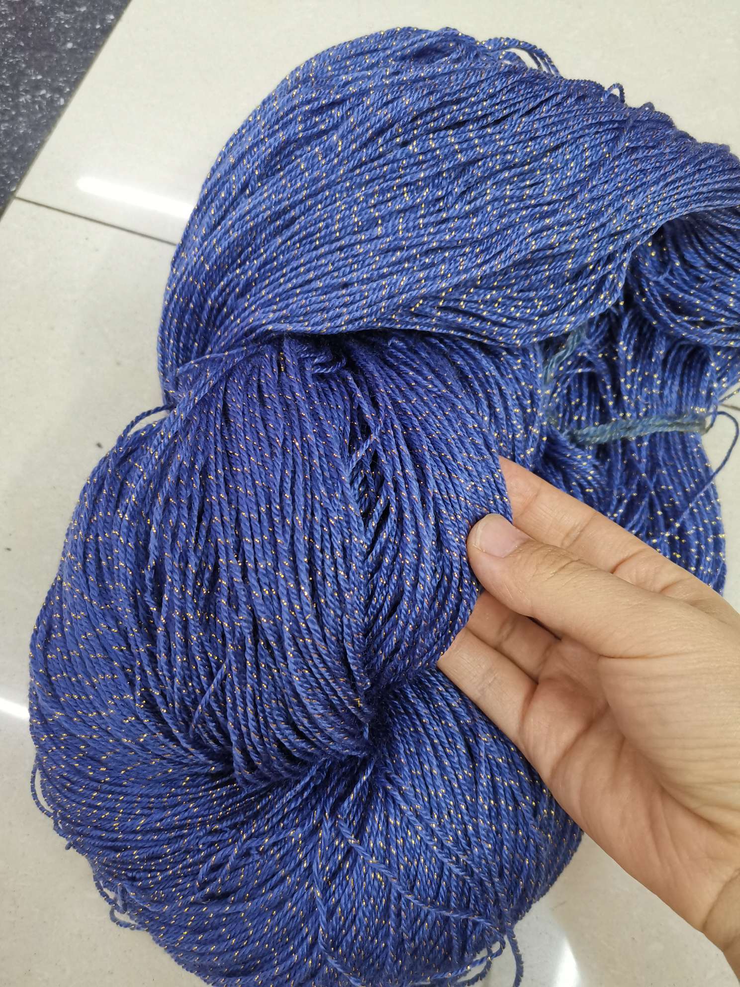 Best-selling 100% acrylic gold thread, acrylic wool for toys, dolls, wigs, handicrafts, processing wool Application Scenario