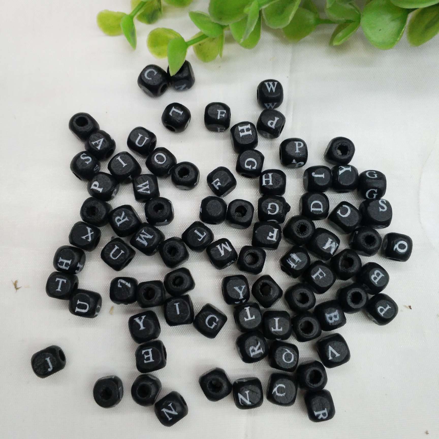 Direct sales from the manufacturer of 8×8 square, 10×10 square letter beads, colored wooden beads, beading craft jewelry accessories Specification image