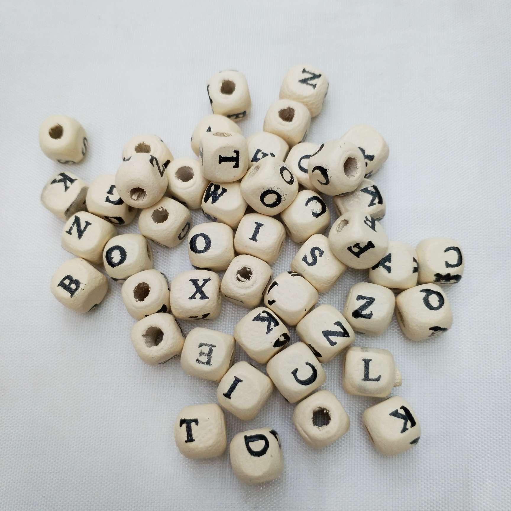 Direct sales from the manufacturer of 8×8 square, 10×10 square letter beads, colored wooden beads, beading craft jewelry accessories Item Picture