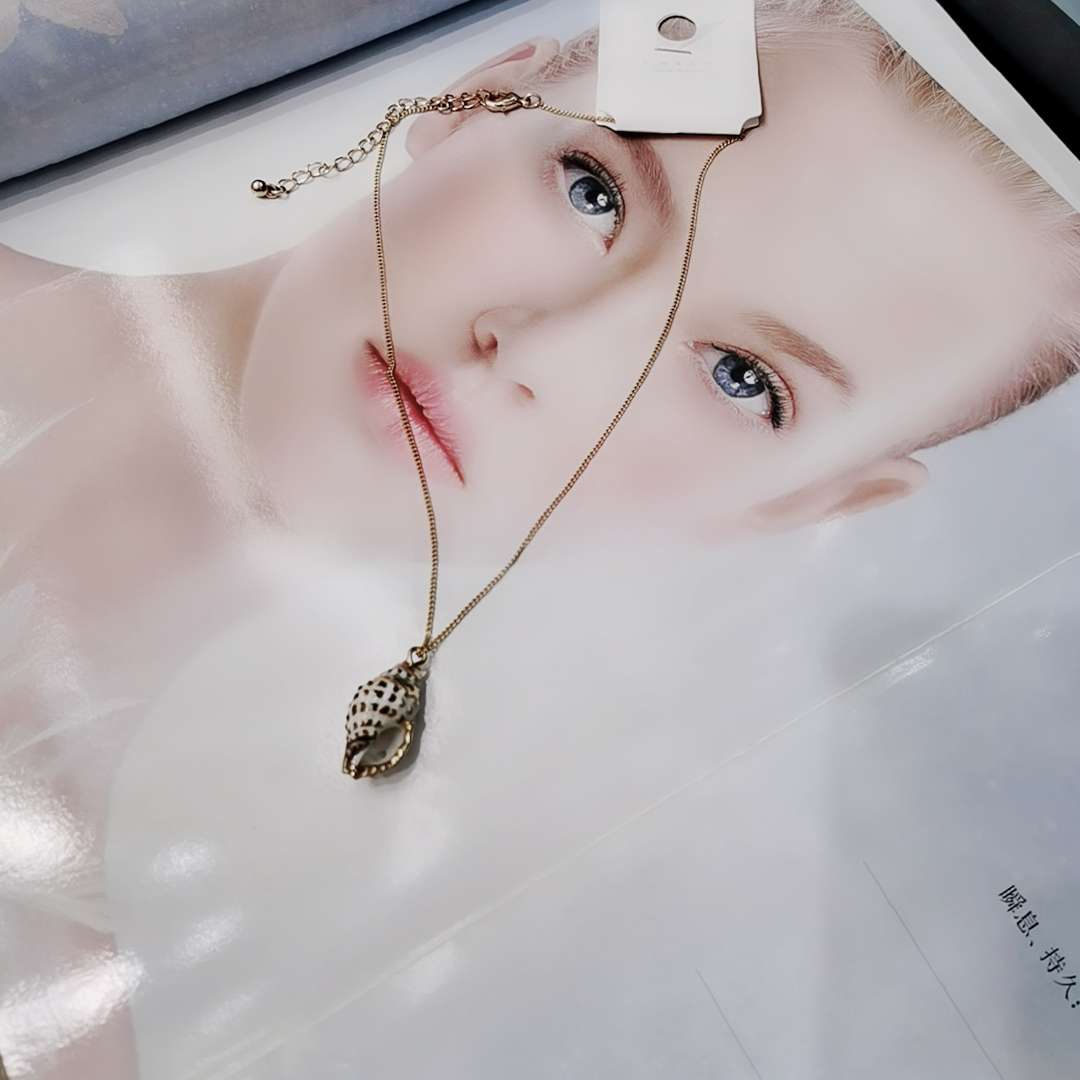 Europe and the United States fashion phnom Penh conch shell necklace exaggerated personality ocean wind beach trend versatile pendant thumbnail