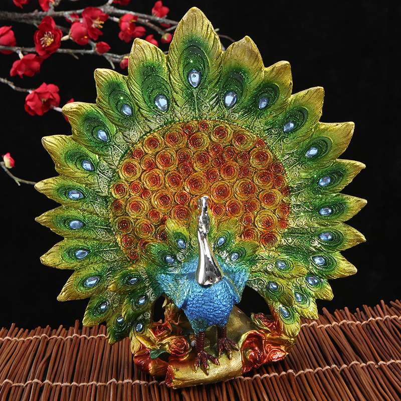 2020 New Peacock Spreading its Tail Decorative items, store opening gifts, office desk ornaments, resin craft, one-piece consignment Application Scenario