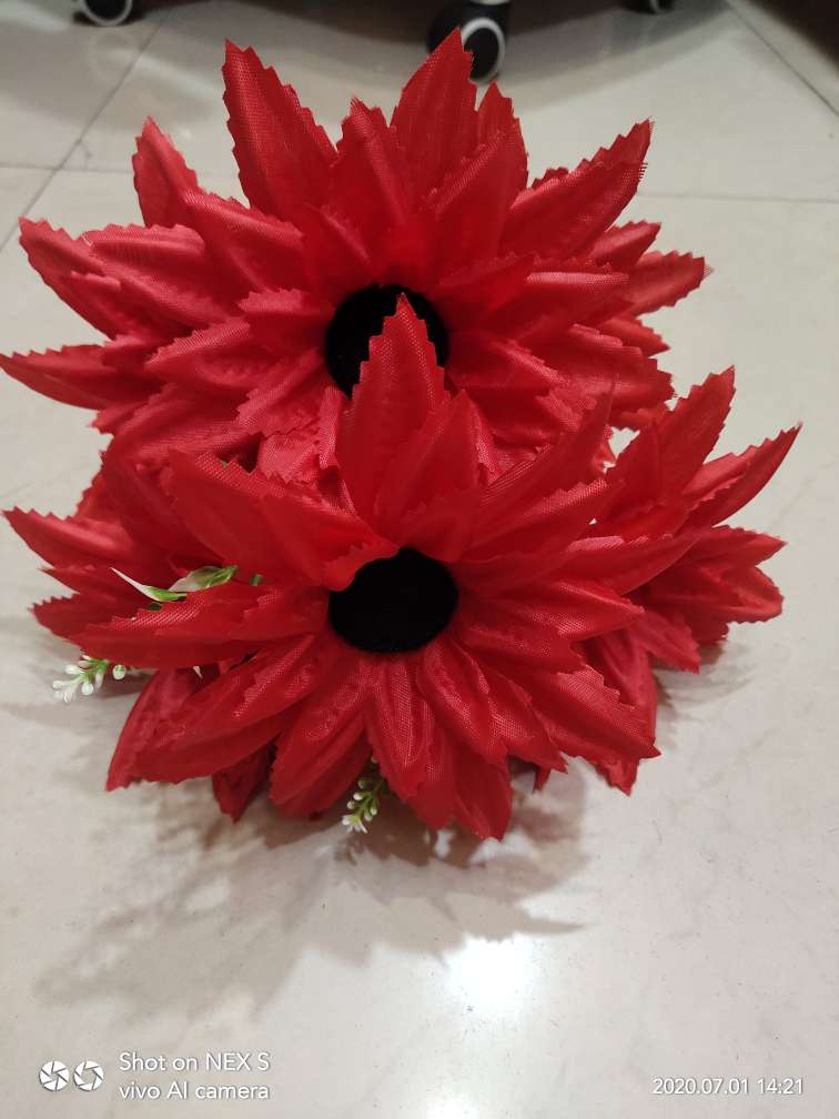 Factory direct sales with favorable prices. High-quality artificial flowers of high, medium and low grades, Qingming flower and other 7-head silk cloth chrysanthemums