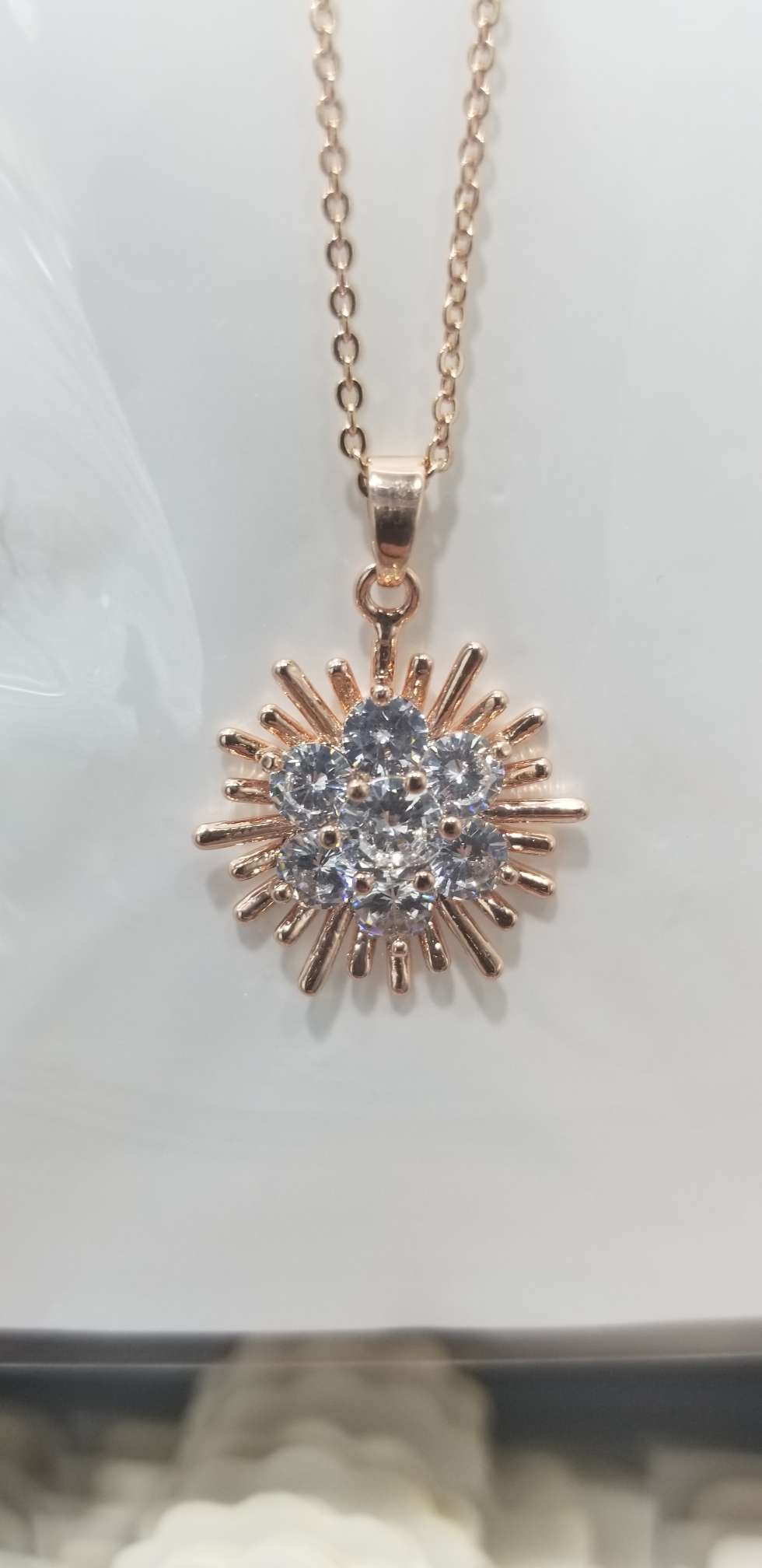 Vintage choker Creative zircon necklace color preserving sun