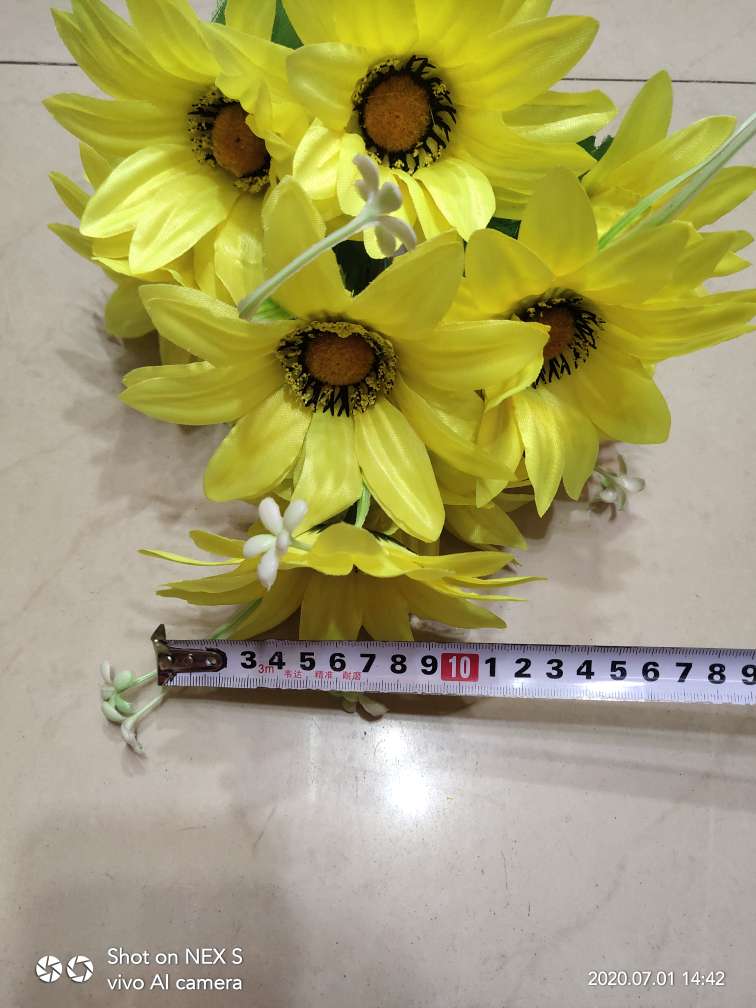 Factory direct sales with favorable prices, high-quality high, medium and low-grade artificial flowers, Qingming Festival flowers, festival bouquets and other 10 heads of shining pointed chrysanthemums Specification image