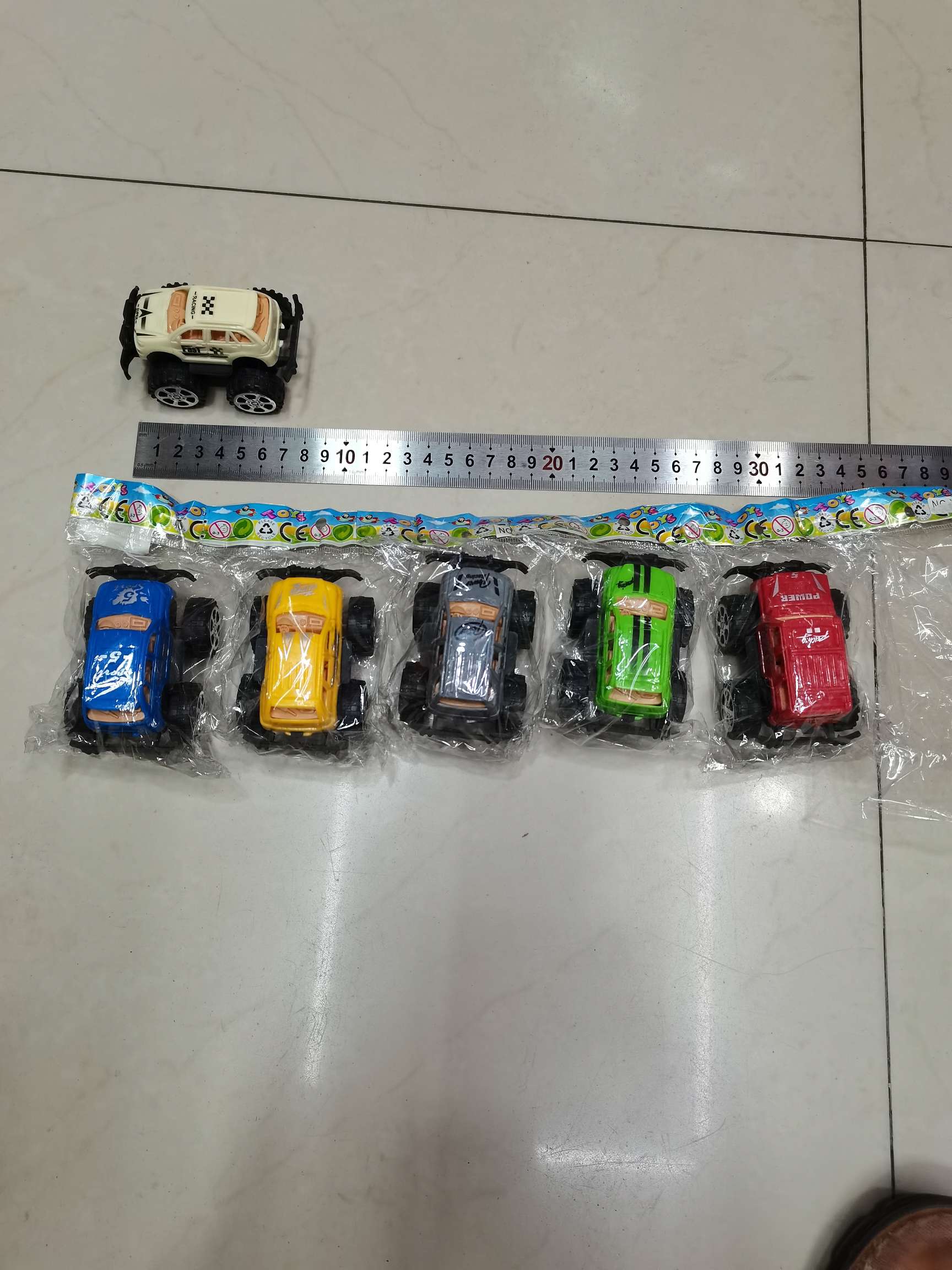 回力越野车