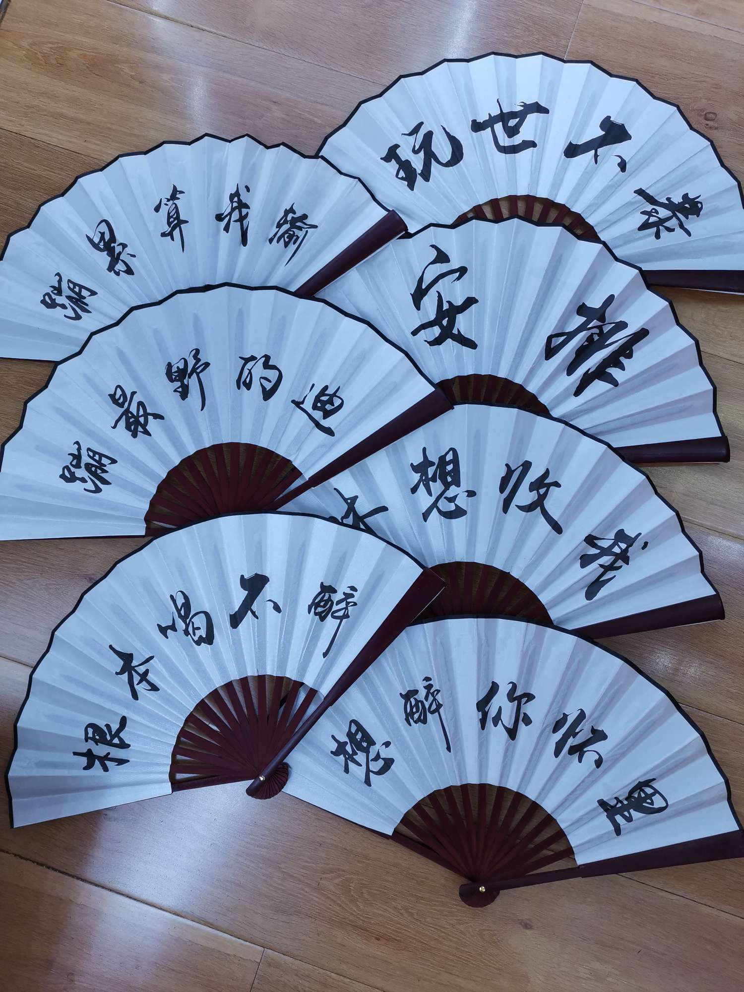 10 net red bundy Tiktok silk cloth folding fan personality male fan travel craft fan Item Picture
