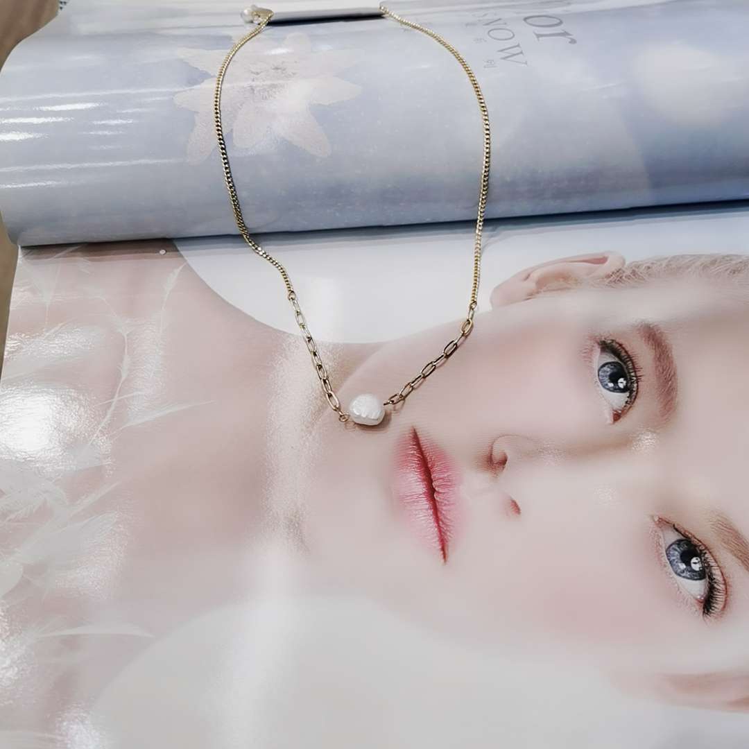 Simple freshwater pearl ball short necklace choker Korean version of stars simple accessories clothing collarbone chain wholesale thumbnail