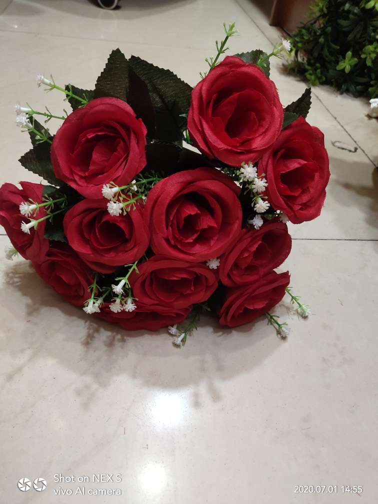 厂家直销价格优惠优质高中低档清明花仿真节庆手捧花等12头黑玫瑰图