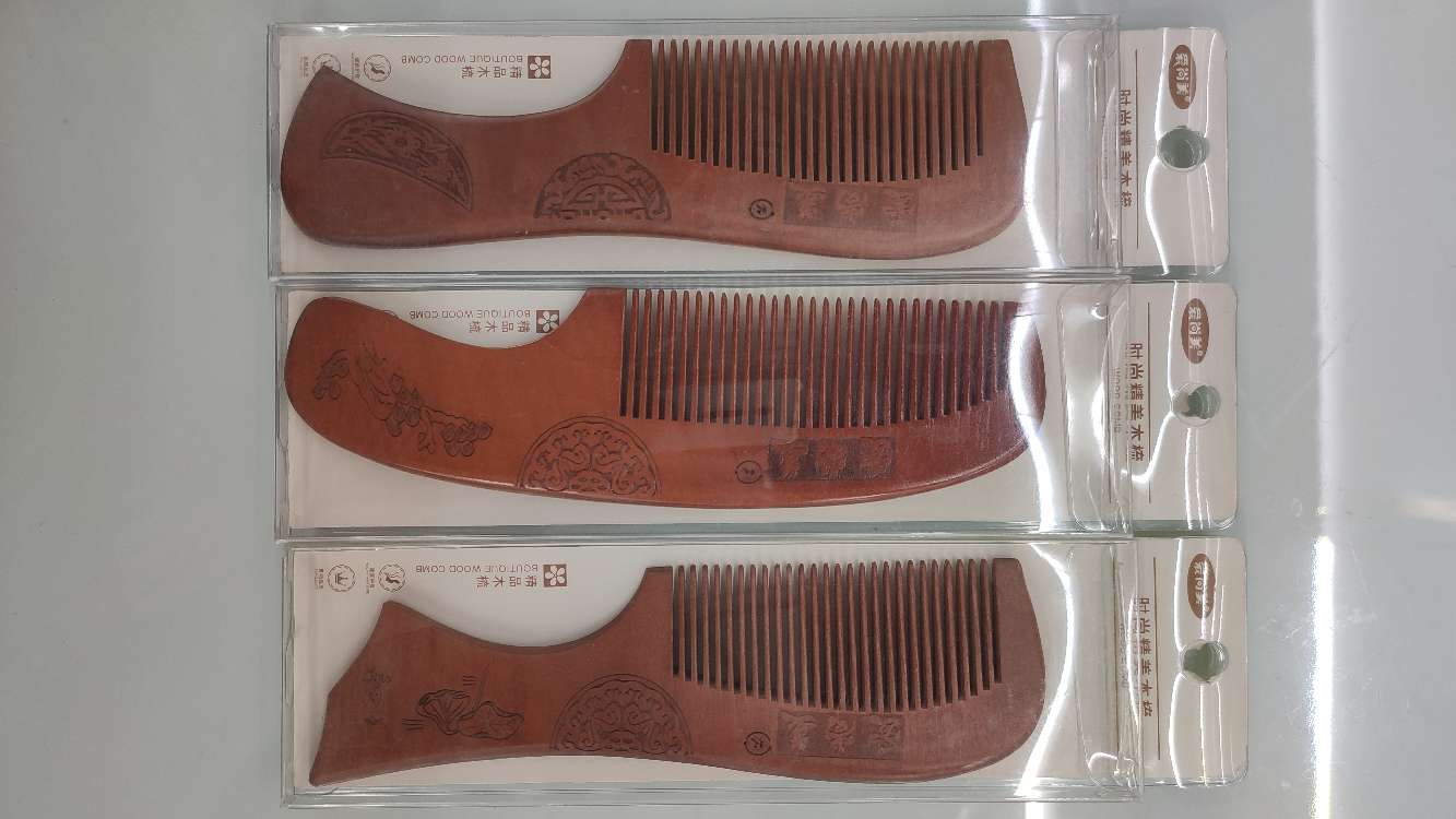 Ai Shangmei Carved Wood Comb Plastic Shell Ai Shangmei Plastic Shell Carved Wood Comb Hair Item Picture