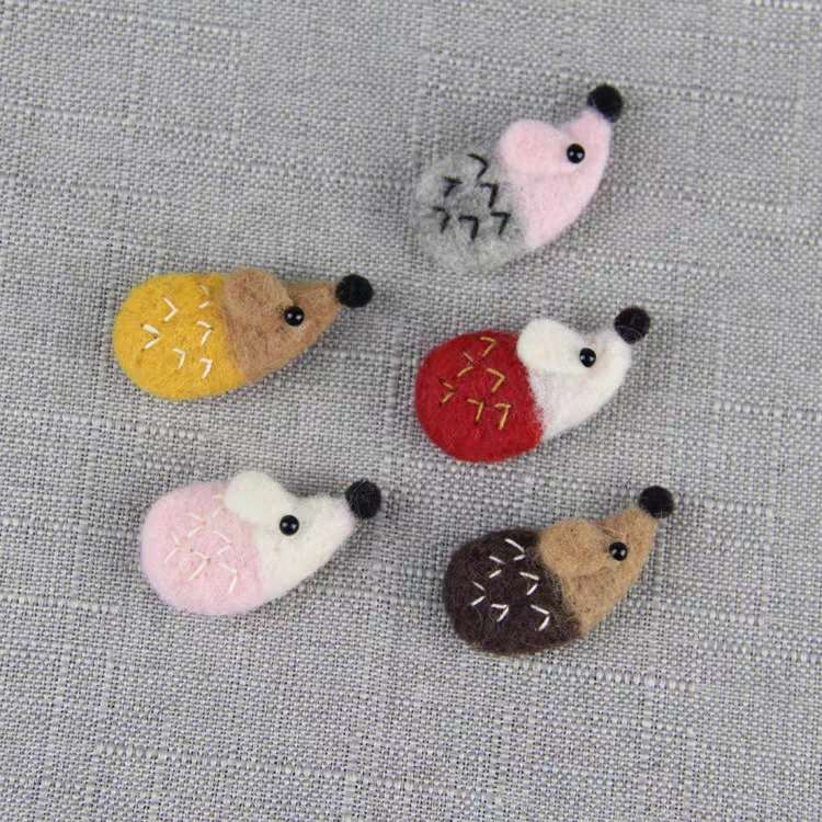 Wool felt fairy tale hedgehog, cartoon animal hedgehog, DIY children's headwear, hat, clothing accessories Specification image