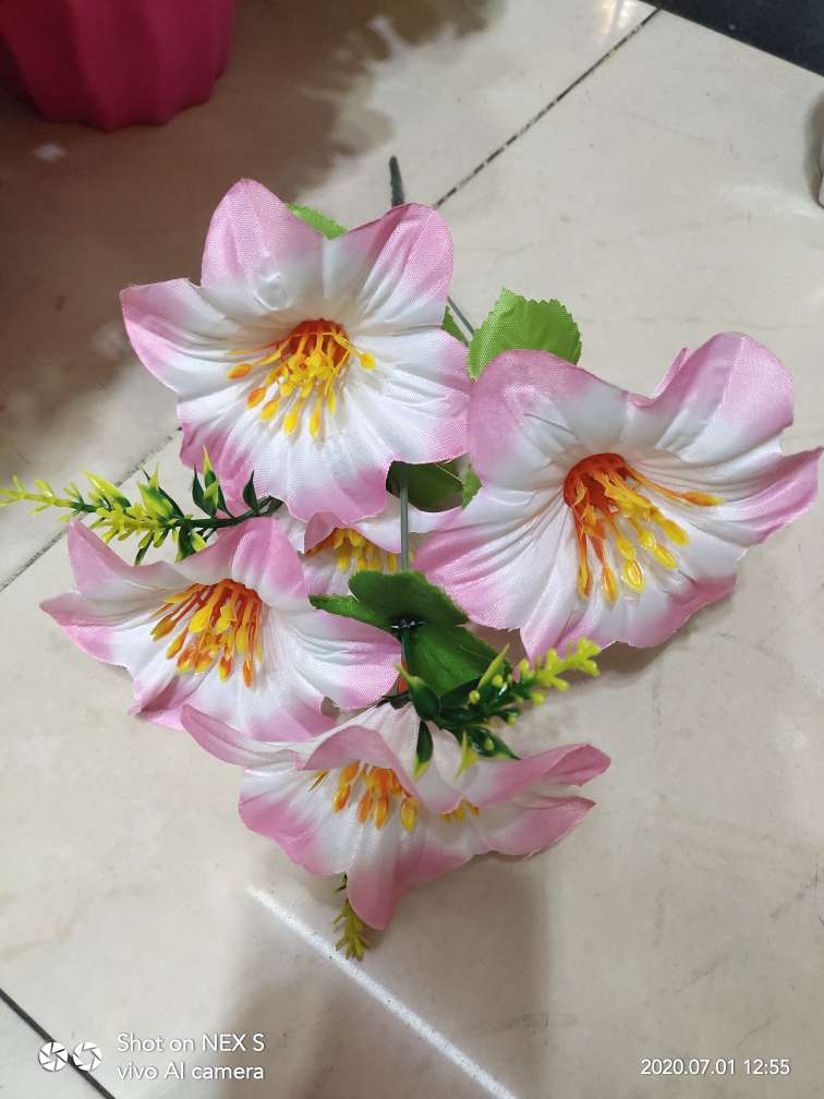 Factory direct sales of various high, medium and low-end artificial flower 6-head silk cloth small amaryllis Item Picture