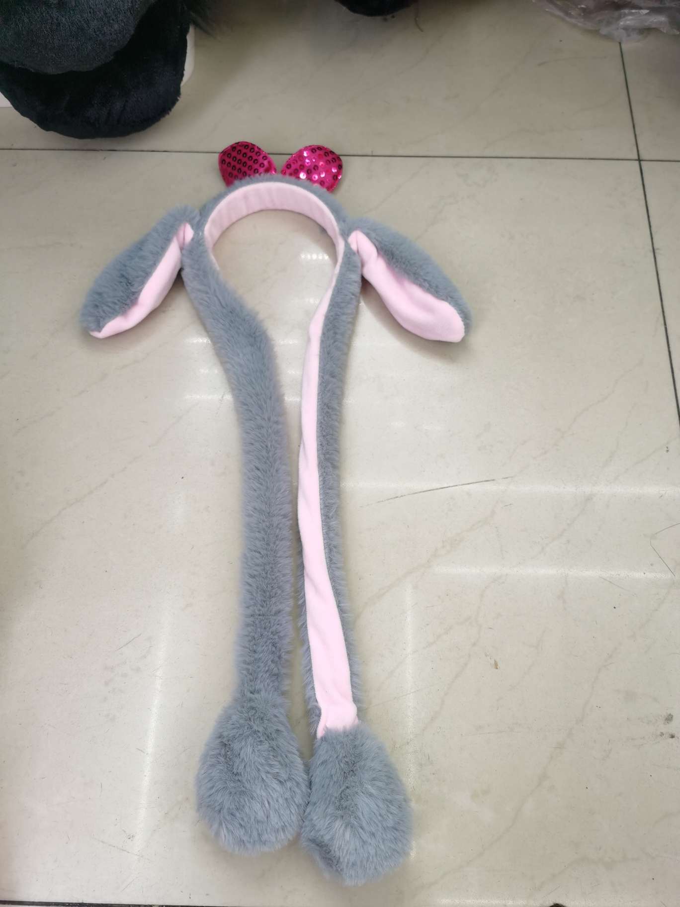 Xinqiqu 1168 Douyin Popular plush toy Chair in the shape of a little snake doll, with moving ears, airbag headband, slow rebound, gray version