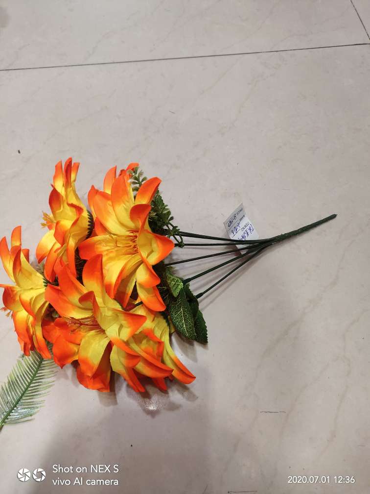 Factory direct sales of various high, medium and low-grade artificial flowers, Qingming flowers and other 7-head non-woven fabric small dragon tongues Application Scenario