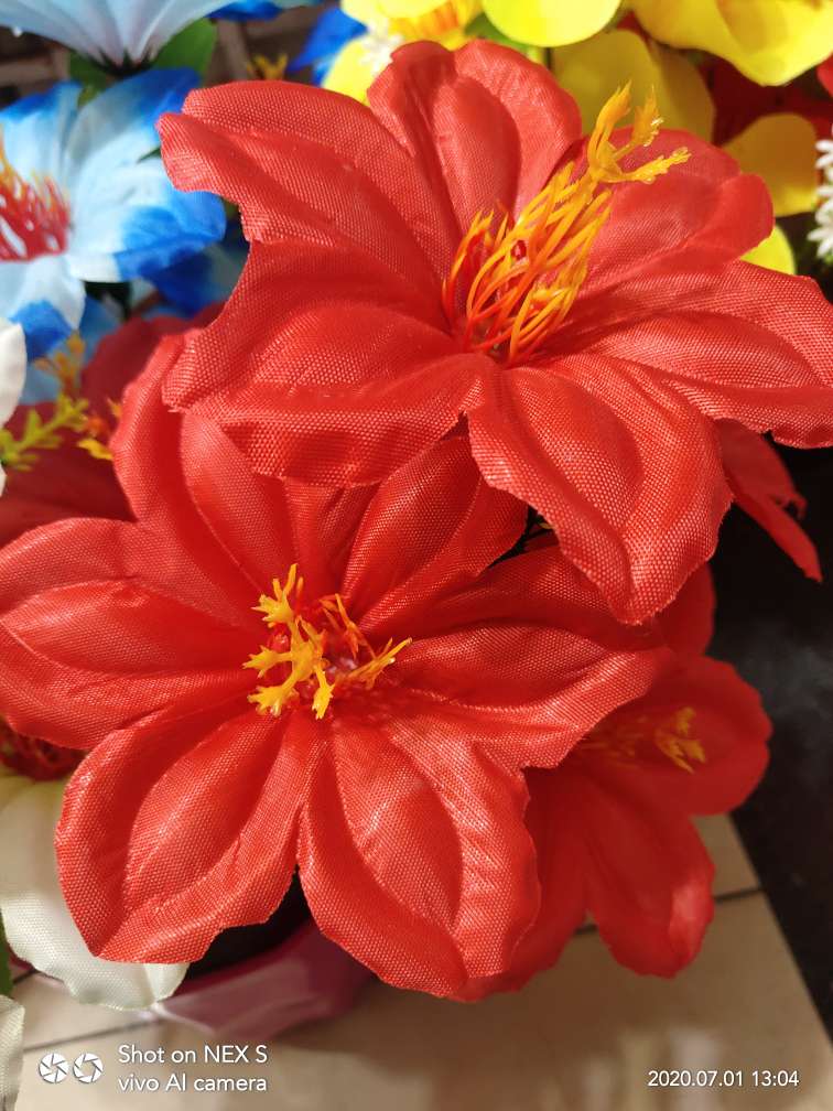 Factory direct sales with favorable prices, high-quality, high, medium and low-end artificial flowers, Qingming flowers and other 6-head silk cloth small narcissus Item Picture