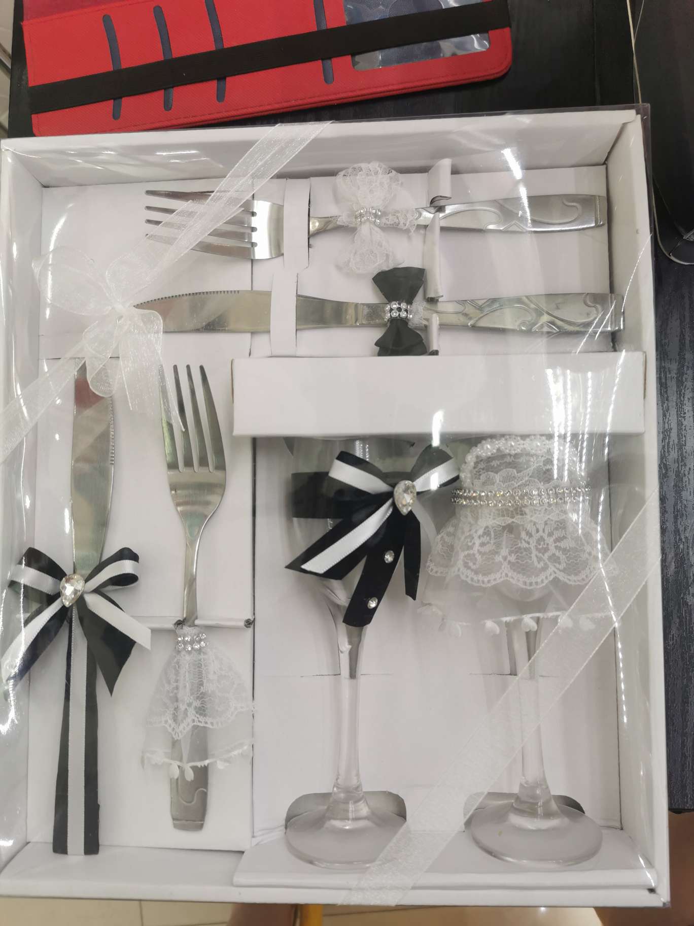 外贸婚庆婚礼酒杯刀叉六件套黑白礼服款礼盒装玻璃不锈钢唯爱婚庆用品