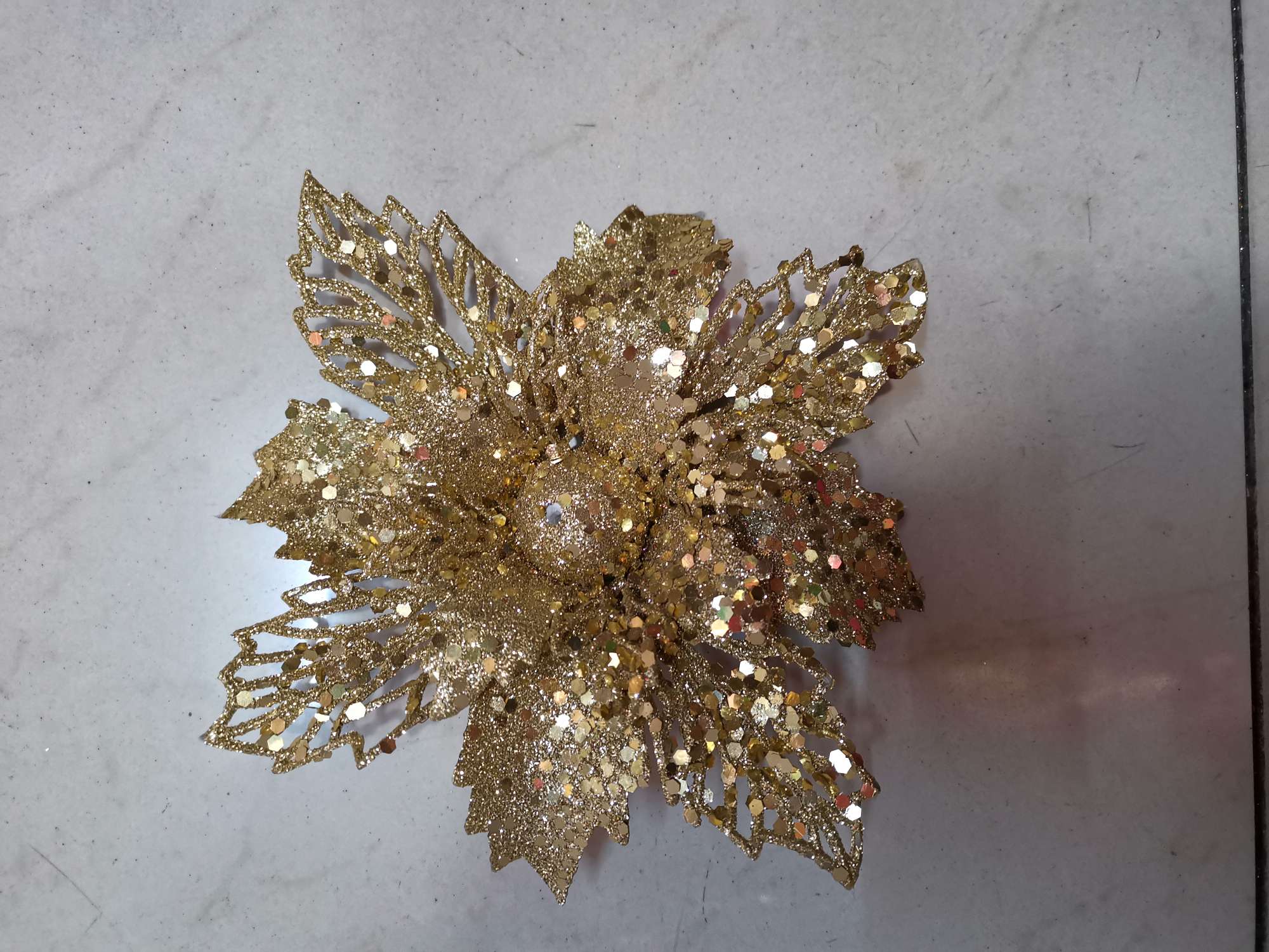 迷你金圣诞花图