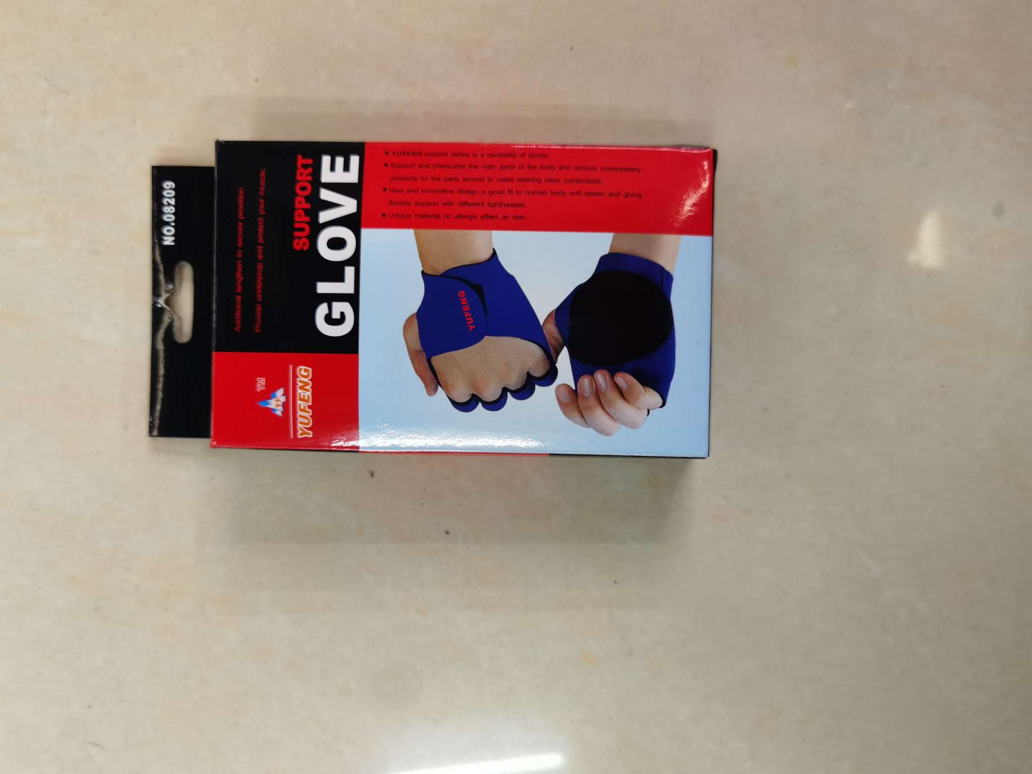 手套，批发这款防滑手套骑车和运动都可以用，它可以起到保护手部作用，防止手部弄伤，不含运费