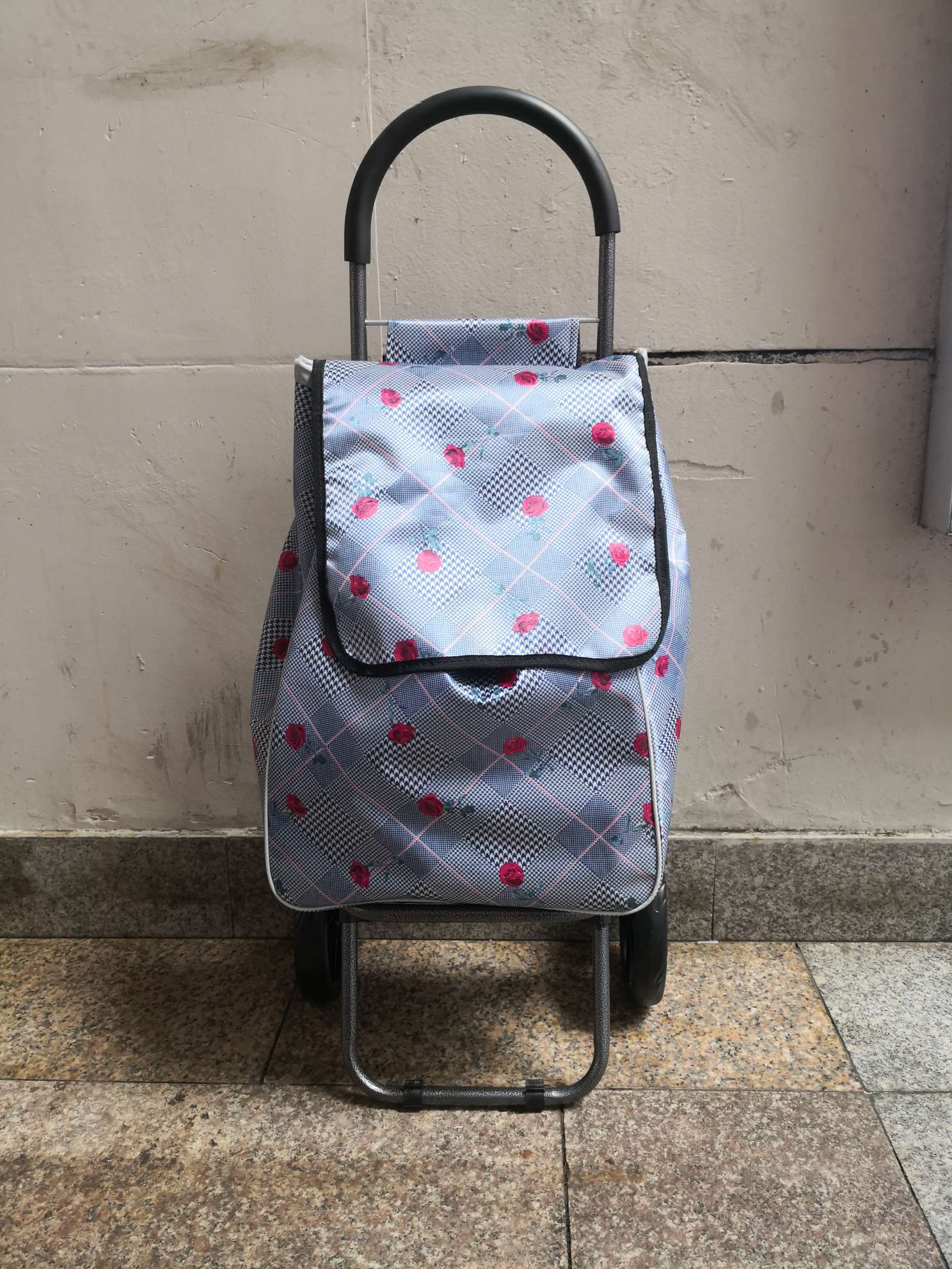 色丁布大轮子铁车架购物车