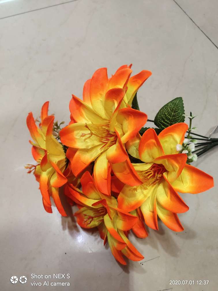 Factory direct sales of various high, medium and low-grade artificial flowers, Qingming flowers and other 7-head non-woven fabric small dragon tongues details Picture