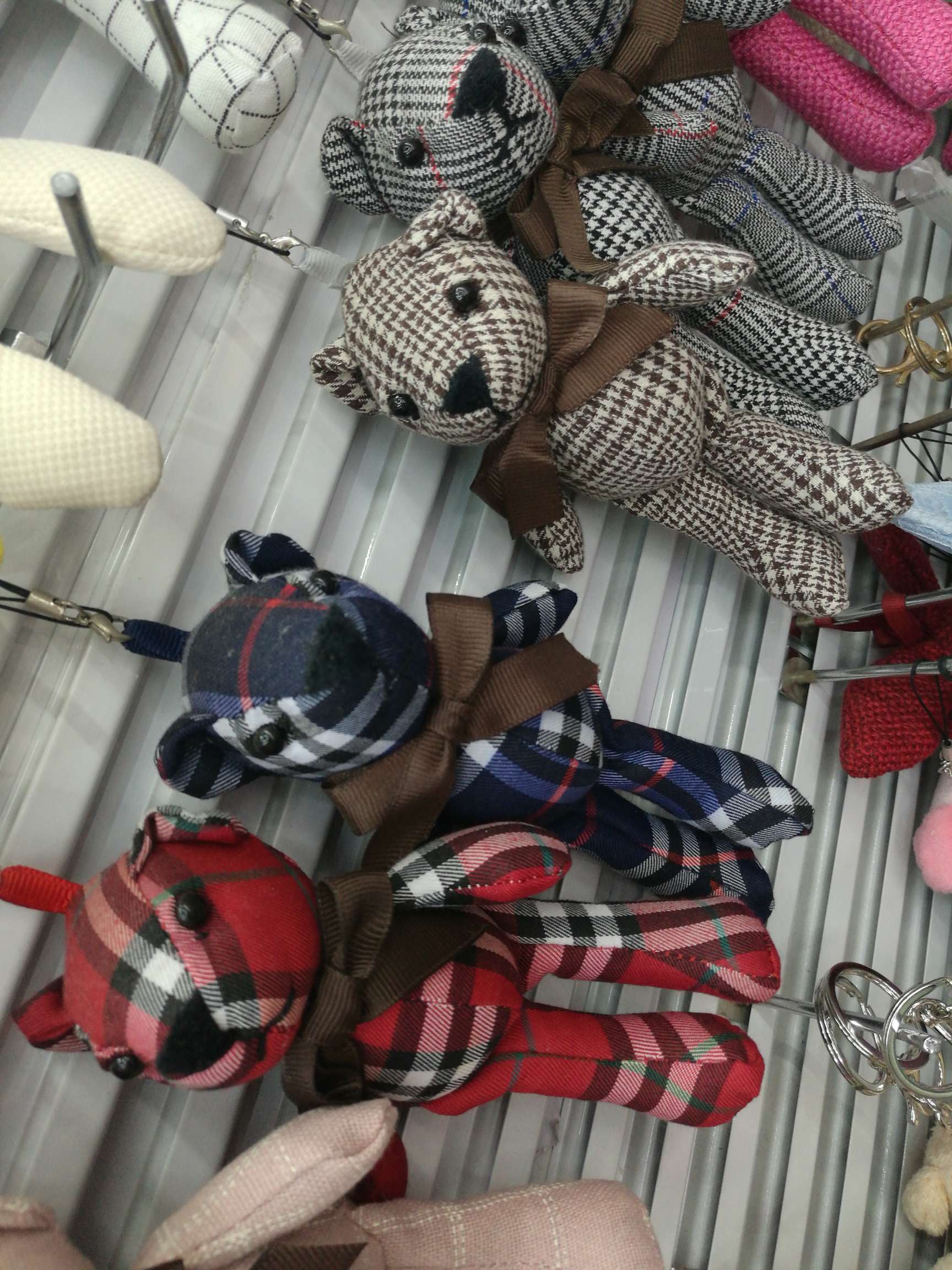 The checkered little pineapple bear details Picture