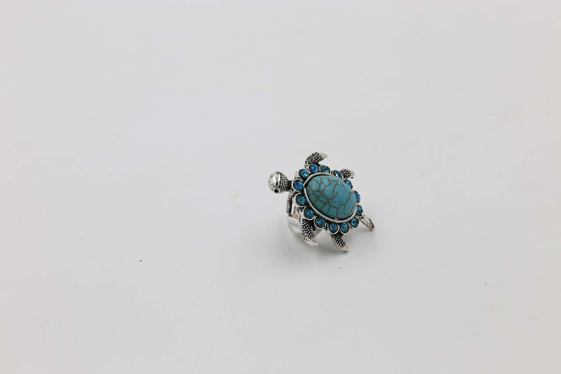 Pine stone ring tortoise ring