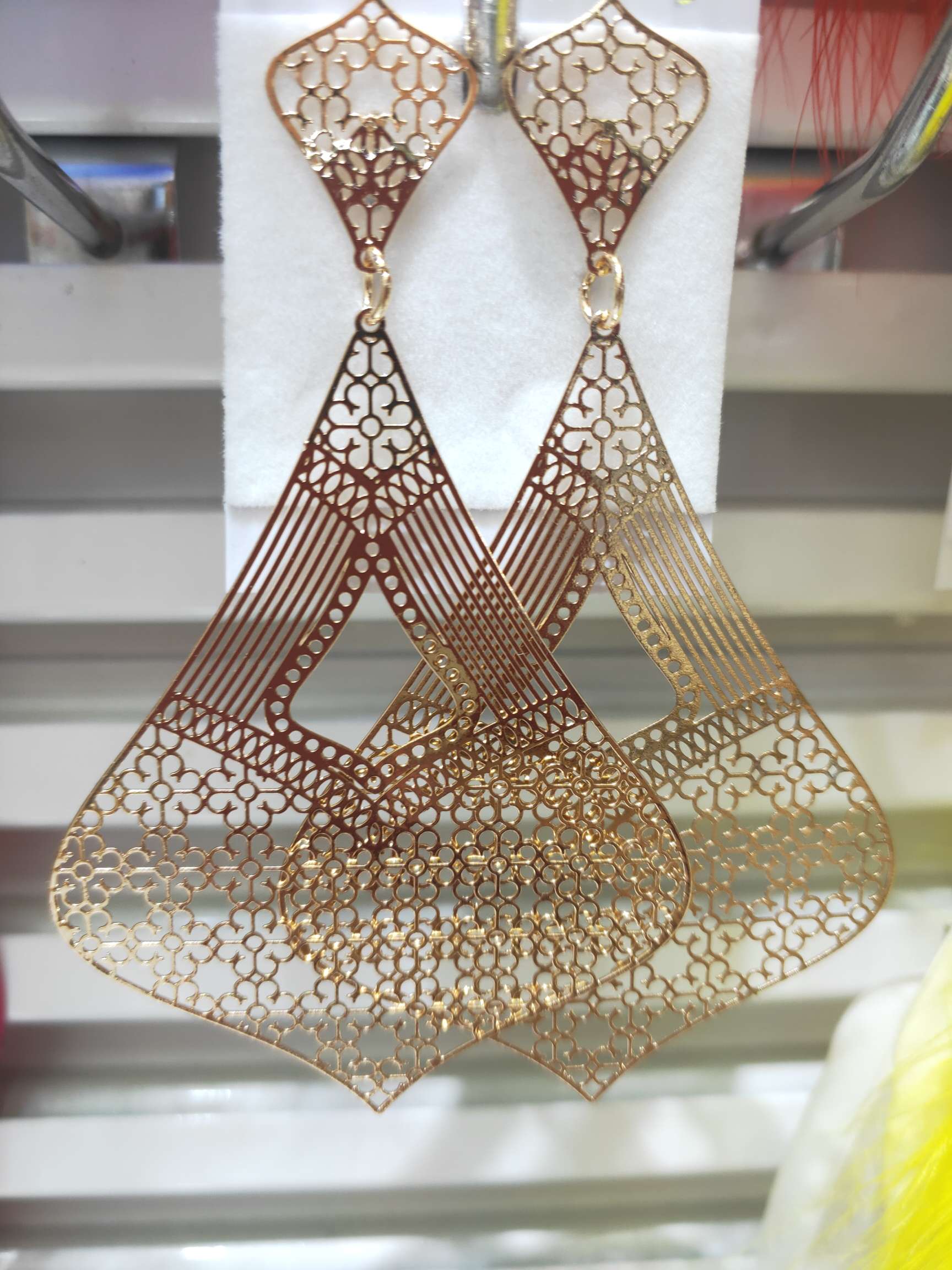 Noble atmosphere computer chip earrings ultra light environmental protection thumbnail